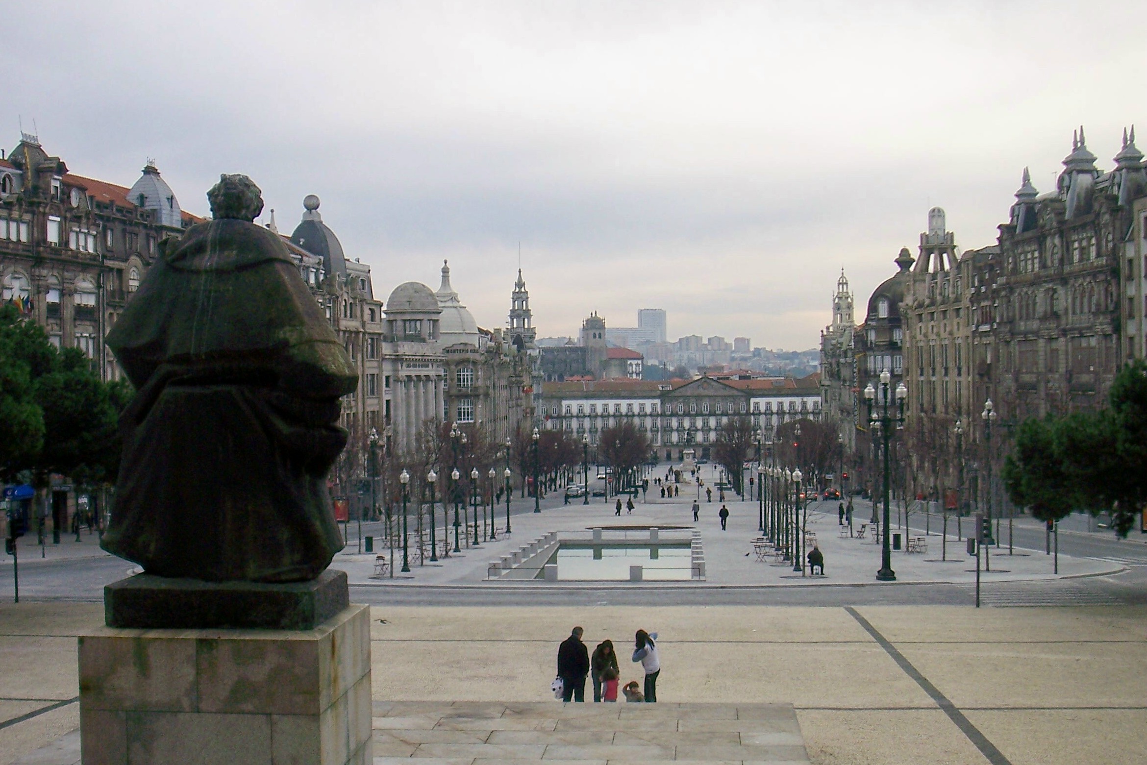 Porto_Praca_General_H_Delgado_Av_dos_Aliados.JPG