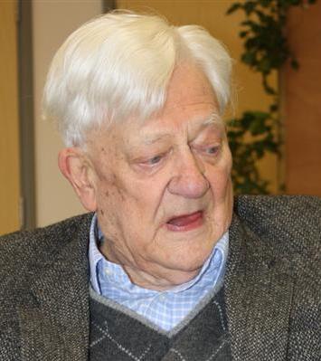 Richard Adams 20081116 (cropped)