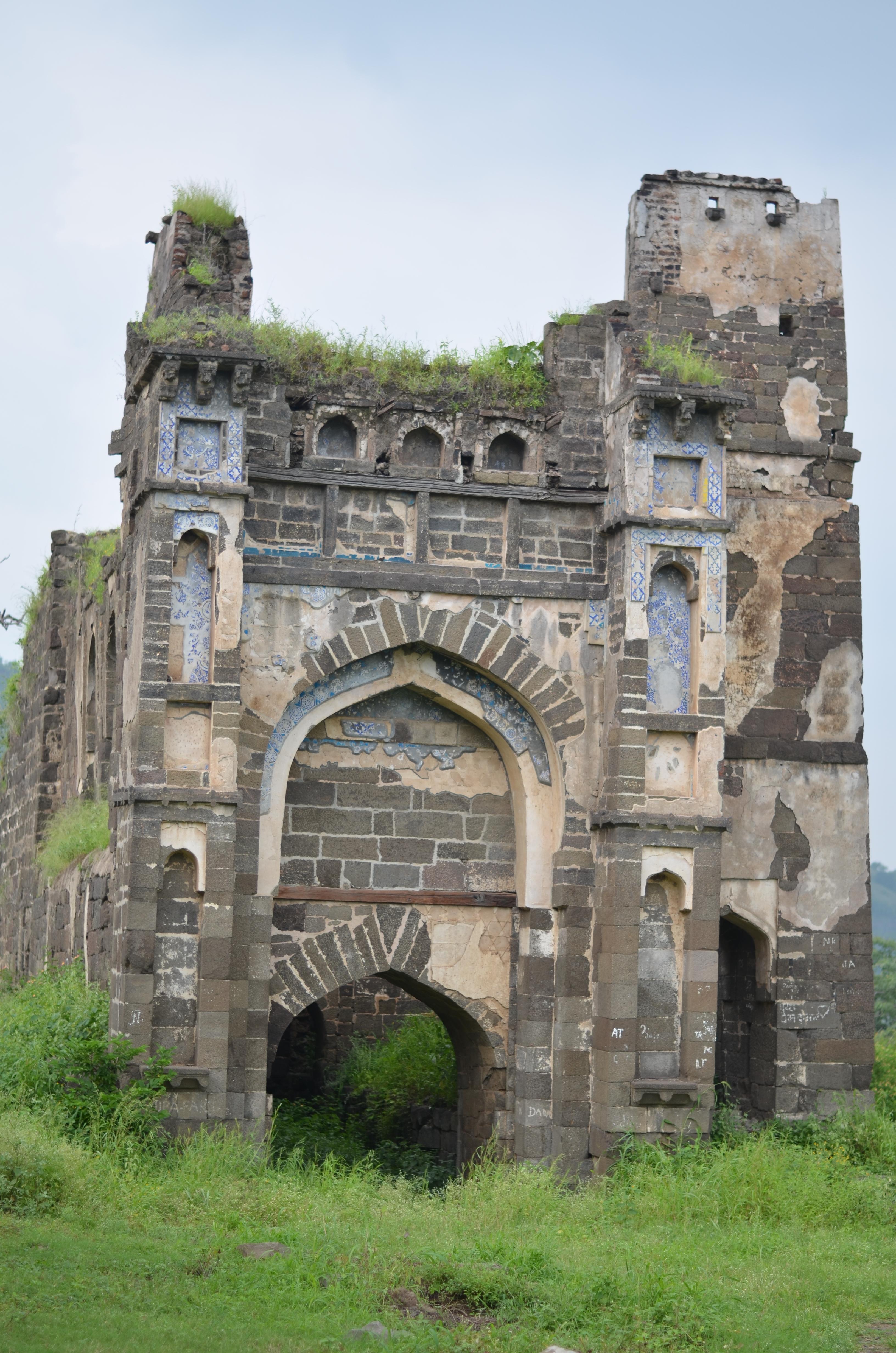 Daulatabad fort hi-res stock photography and images - Page 2 - Alamy