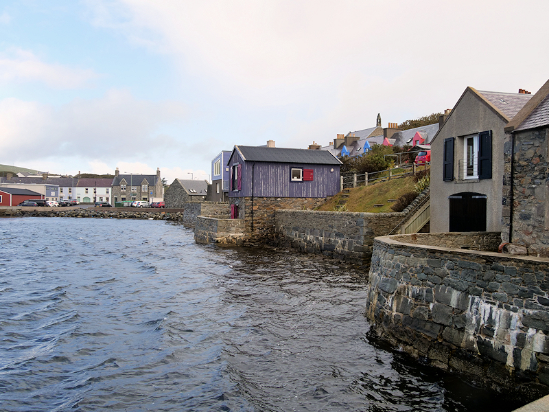 File:Scalloway Harbour - geograph.org.uk - 5923397.jpg