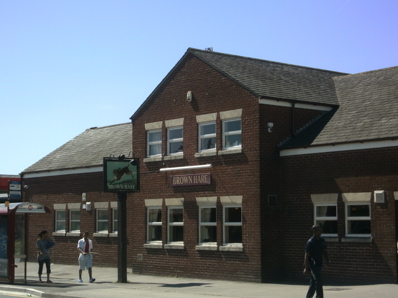 File:The Brown Hare pub (geograph 1972311).jpg