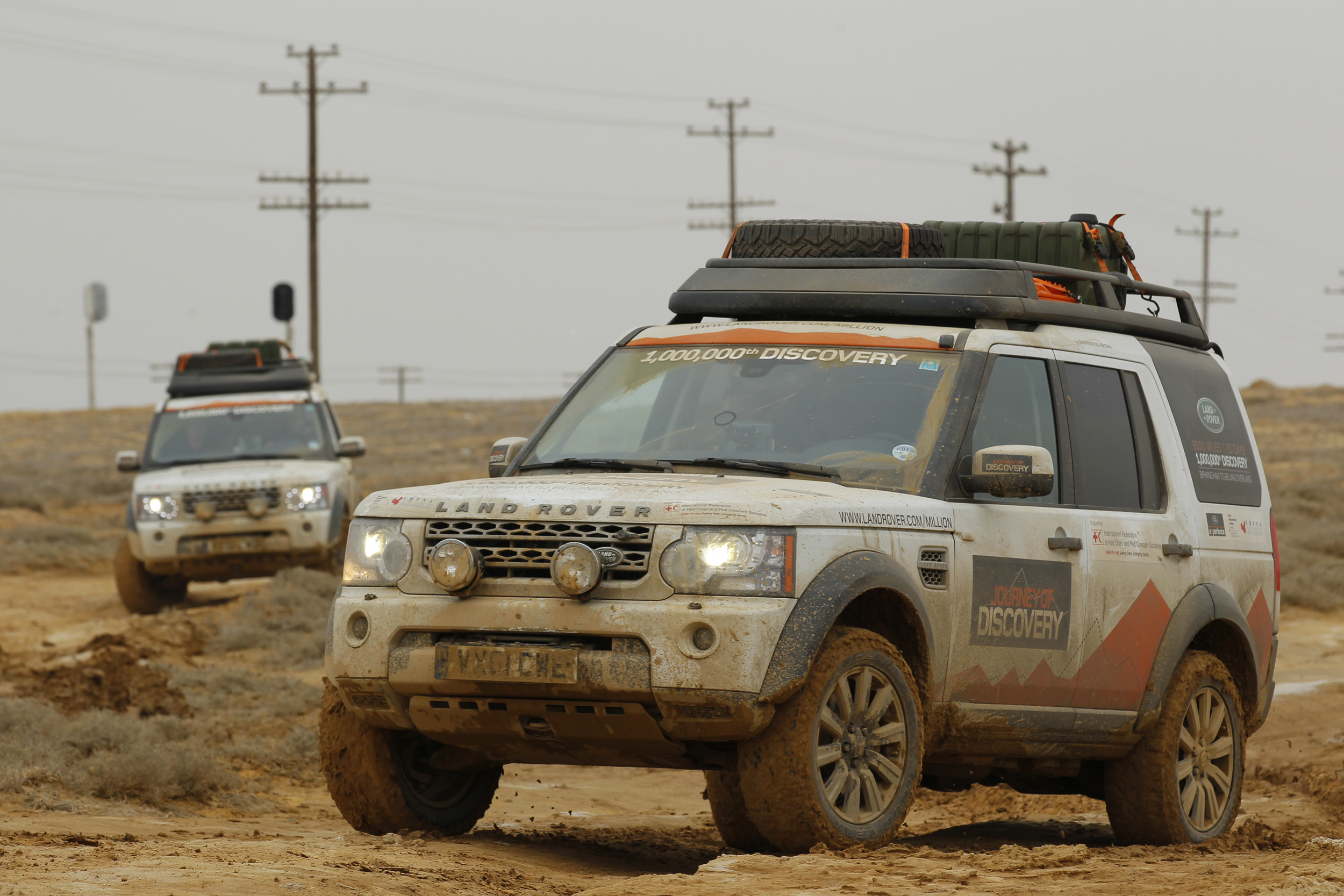 Дискавери история. Ленд Ровер Дискавери экспедиционный. Land Rover Discovery 4 экспедиционный. Ленд Ровер Дискавери 4 экспедиционник. Ленд Ровер Дискавери 3 экспедиционник.