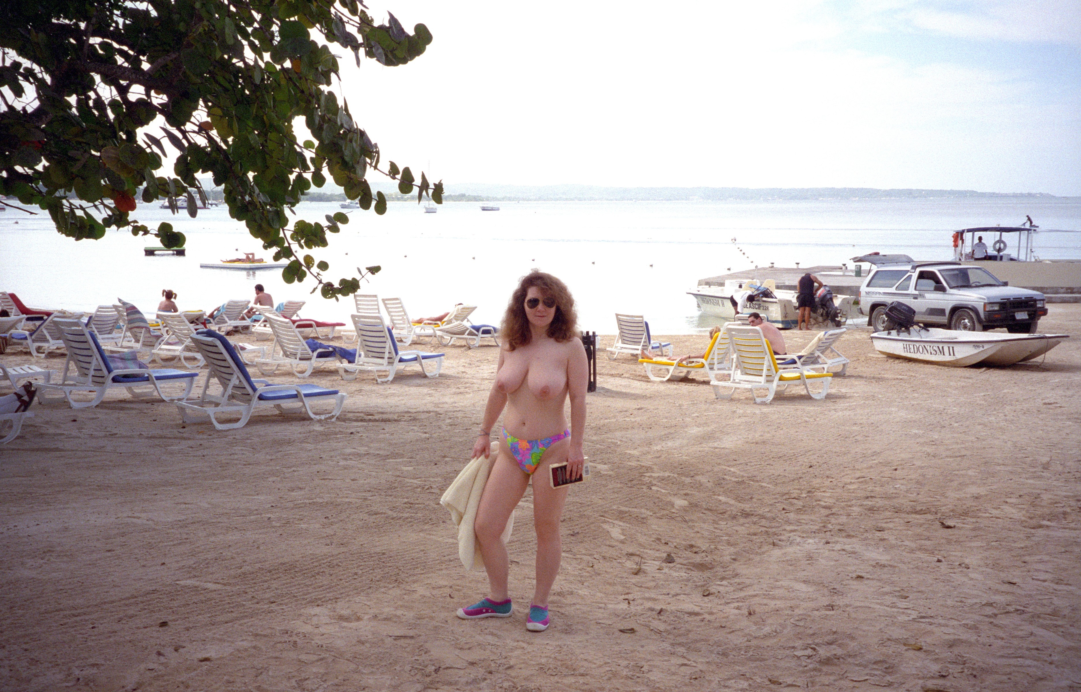 FileTopless woman Hedonism beach