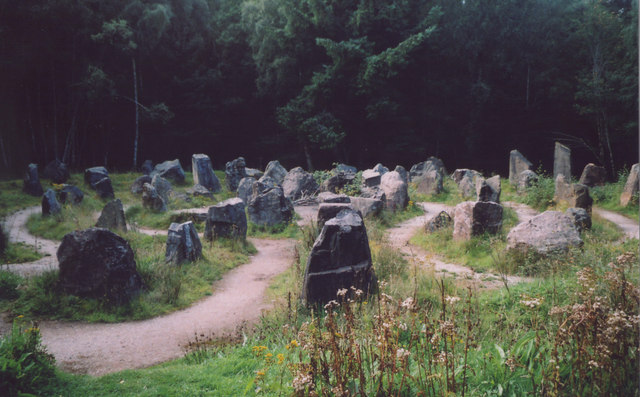 File:Touchstone Maze - geograph.org.uk - 388537.jpg