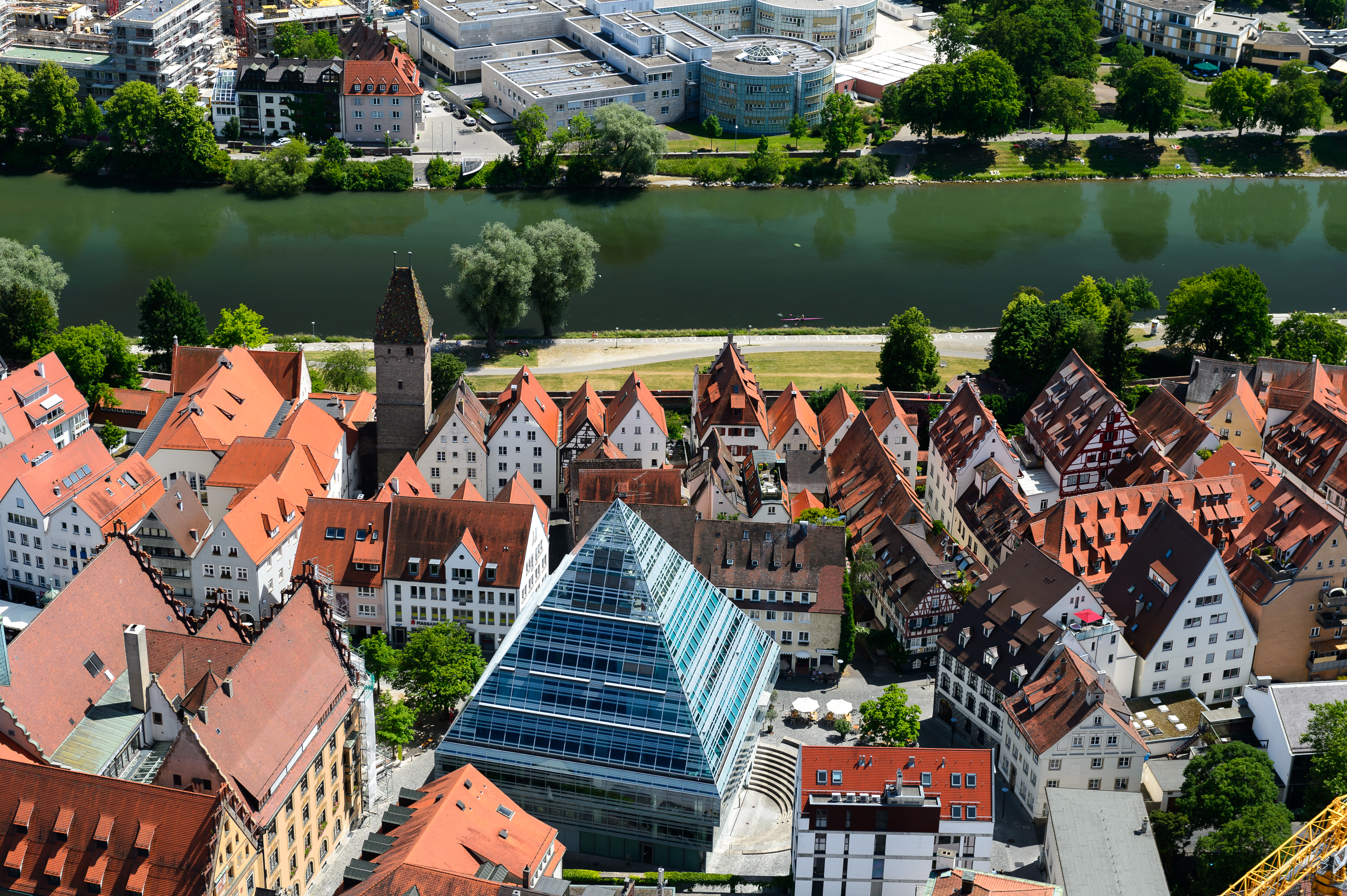 Ulm germany. Ульм Германия. Баварский город Ульме. Ульм Германия достопримечательности. Бавария город Ульм университет.