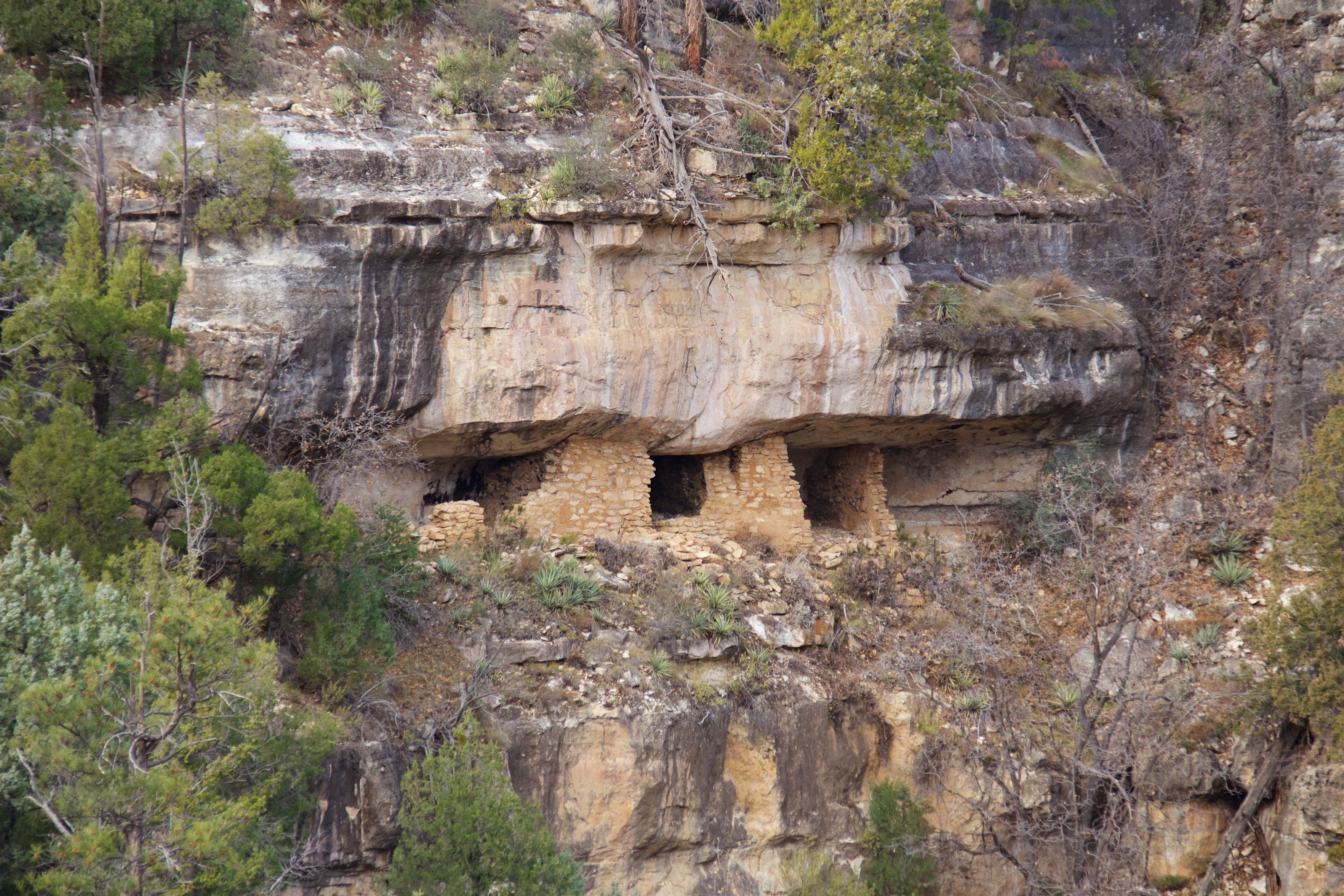 Walnut Canyon National Monument 2015 026.jpg