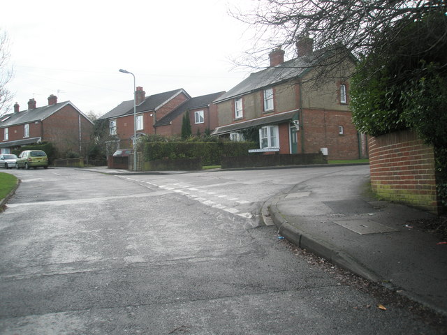 File:Approaching the junction of Briarfield Gardens and Catherington Lane - geograph.org.uk - 1606995.jpg