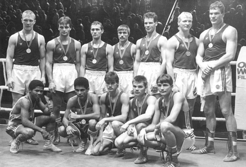 File:Bundesarchiv Bild 183-1989-0326-004, halle-Saale, 18. Internationales Boxturnier, Boxer.jpg