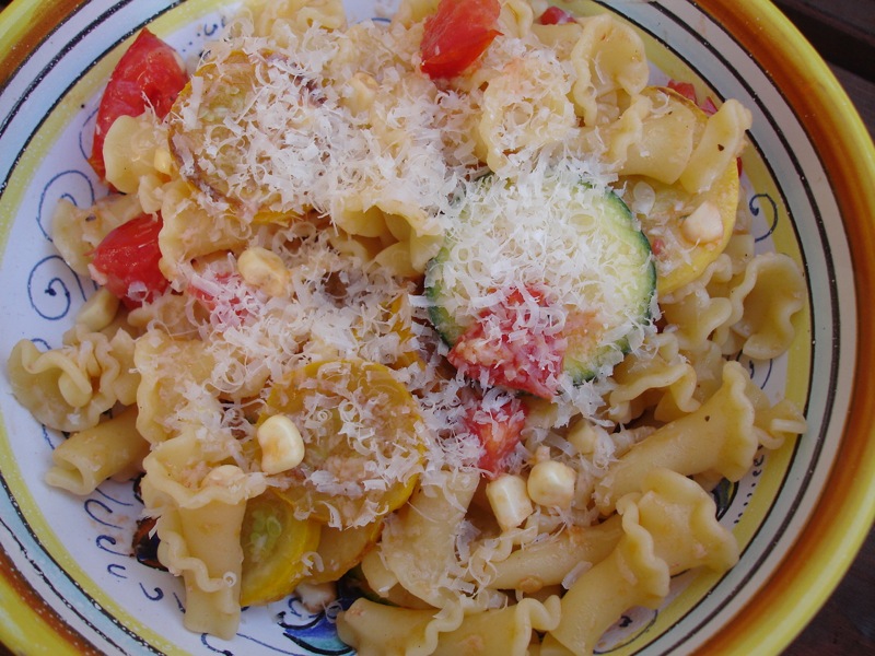 File:Campanelle with Summer Veggies (top view).jpg