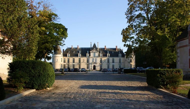 File:Chateau d'Augerville.jpg