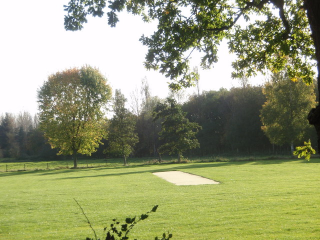 File:Concrete Wicket - geograph.org.uk - 1021656.jpg