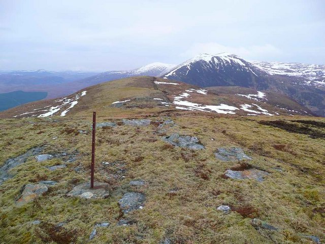 File:Descending Little Wyvis to Tom na Caillich - geograph.org.uk - 779792.jpg