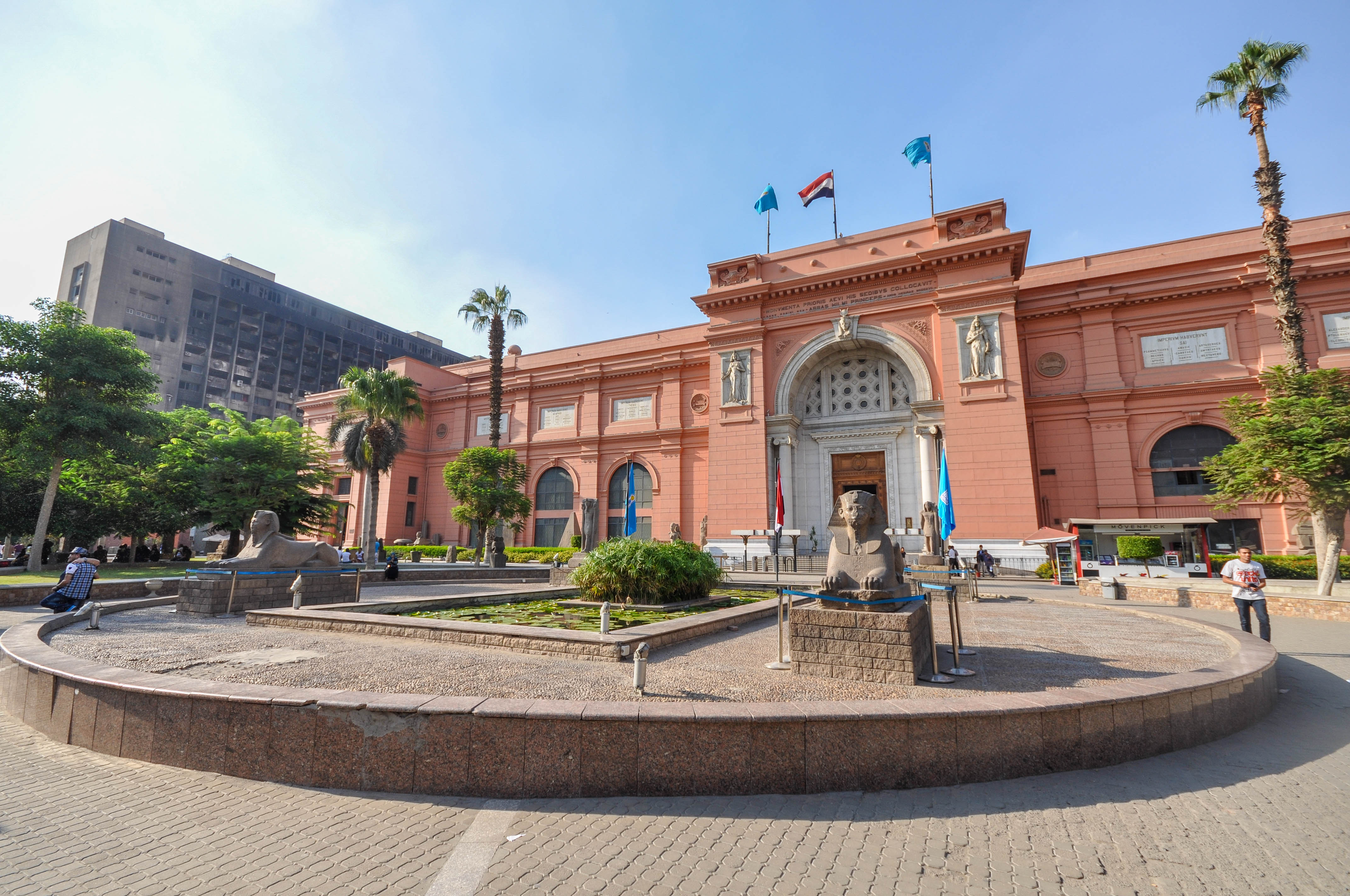 Egyptian museum cairo. Национальный музей Египта. Каирский музей. Египетский национальный музей в Каире. Египет достопримечательности Египетский музей (Каир).