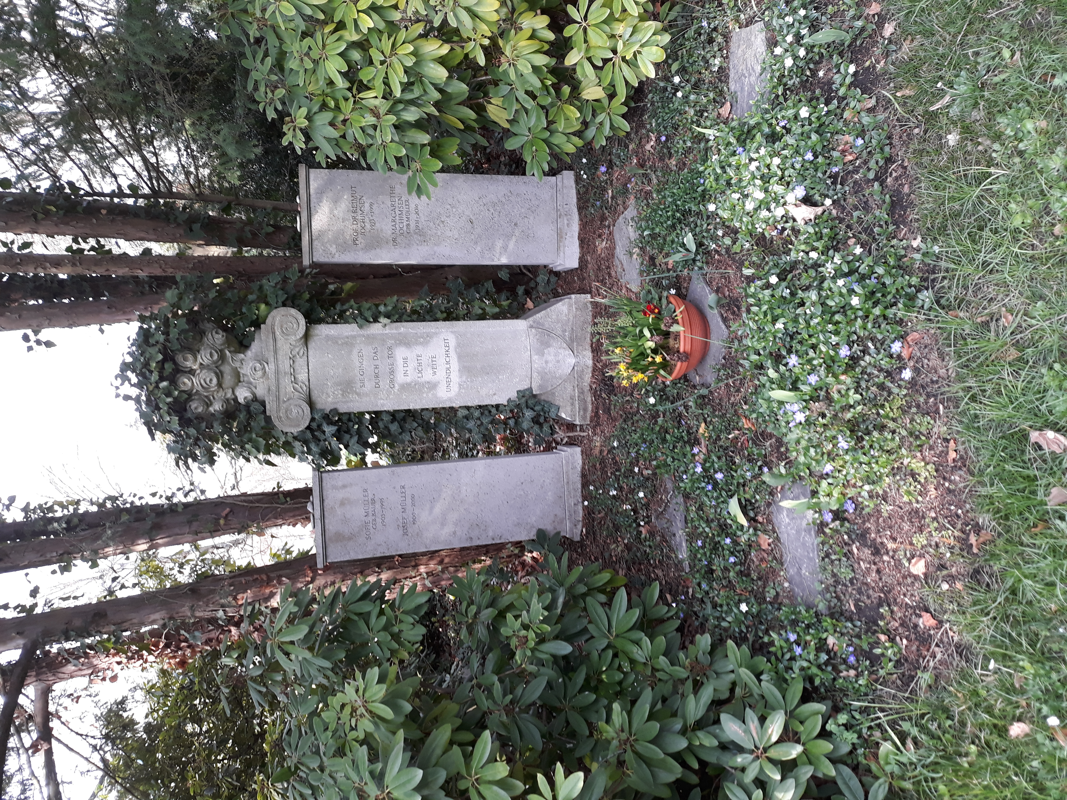 Familiengrab Margarethe Jochimsen mit Eltern und Ehemann Reimut, Hauptfriedhof Freiburg (Breisgau)