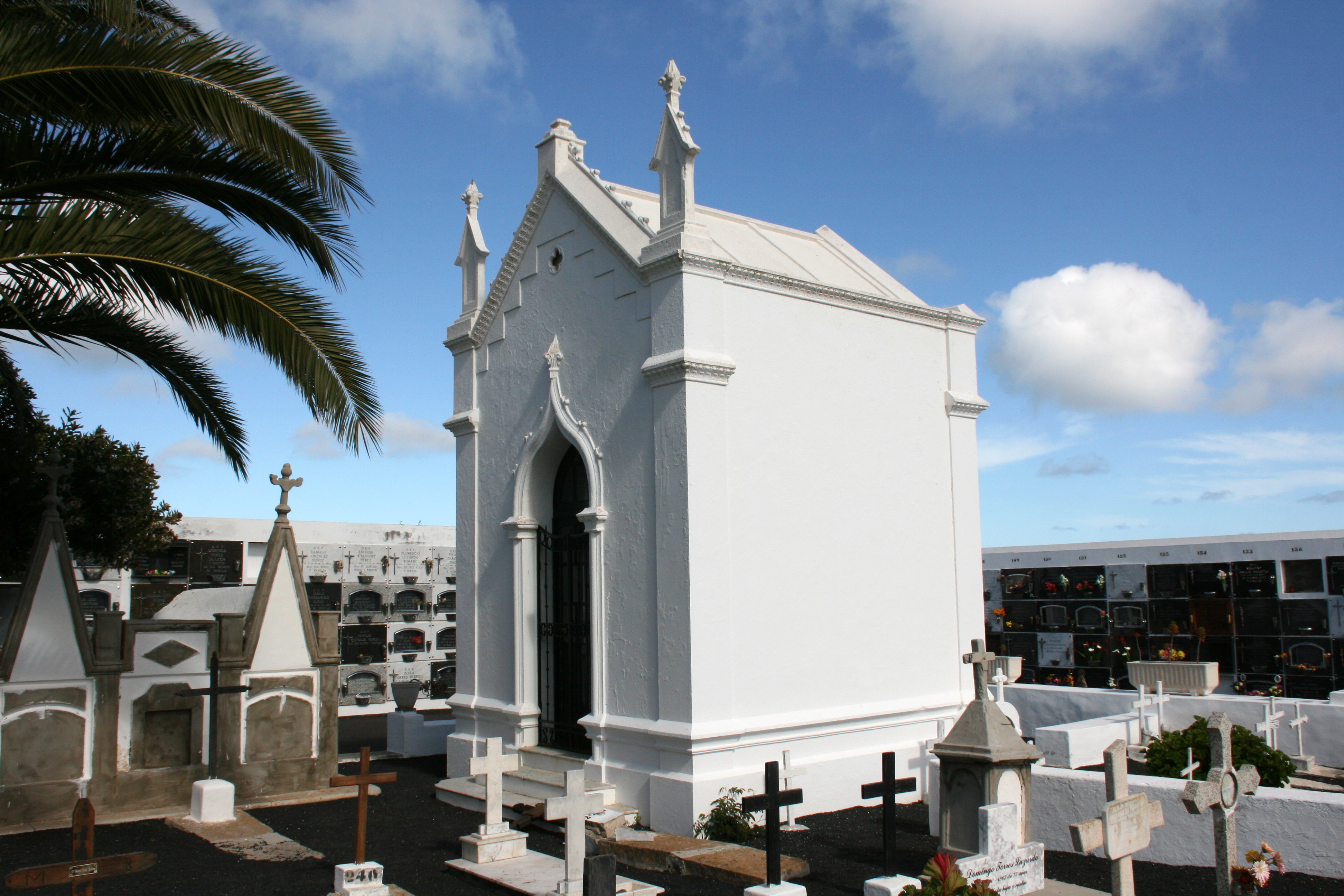 Церковь всех святых (Пуэрто-де-ла-Крус). Church of nuestra señora de la Peña de Francia, Puerto de la Cruz Пуэрто-де-ла-Крус. San Telmo. Telmo Park.