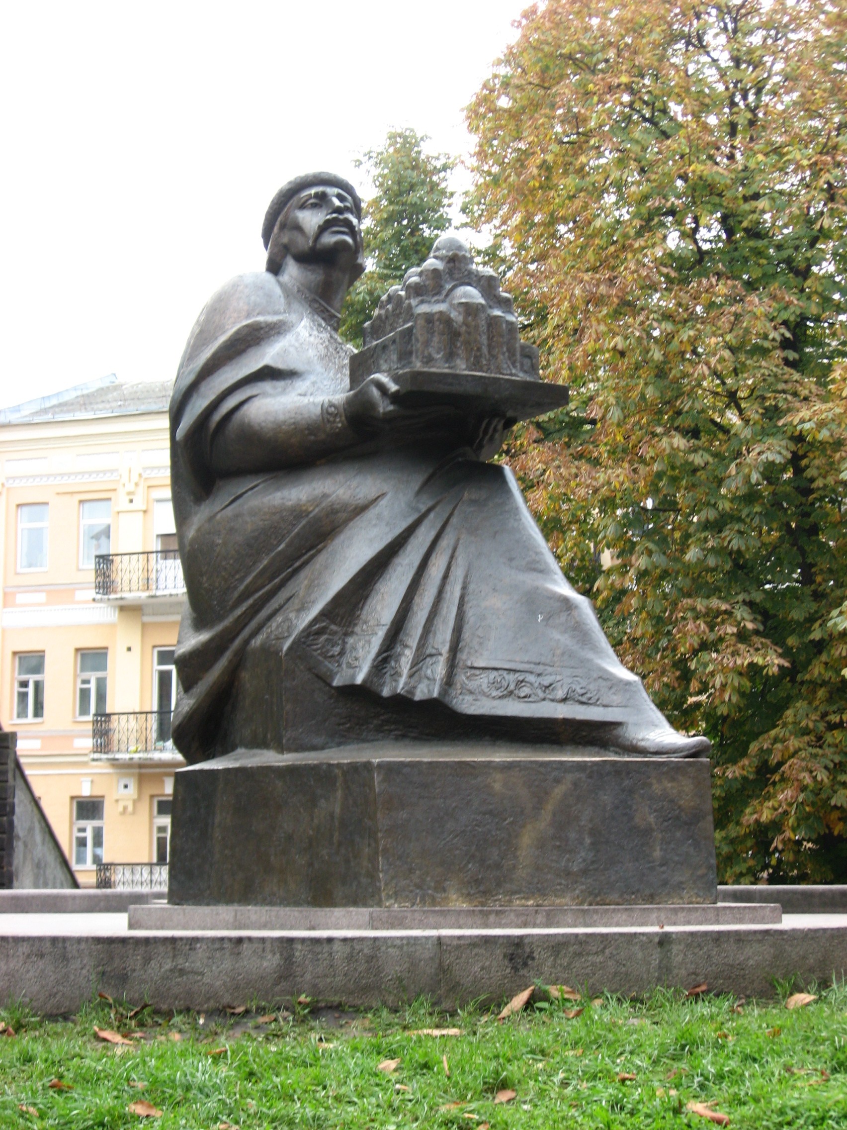 Памятник Ярослава Мудрого в Киеве
