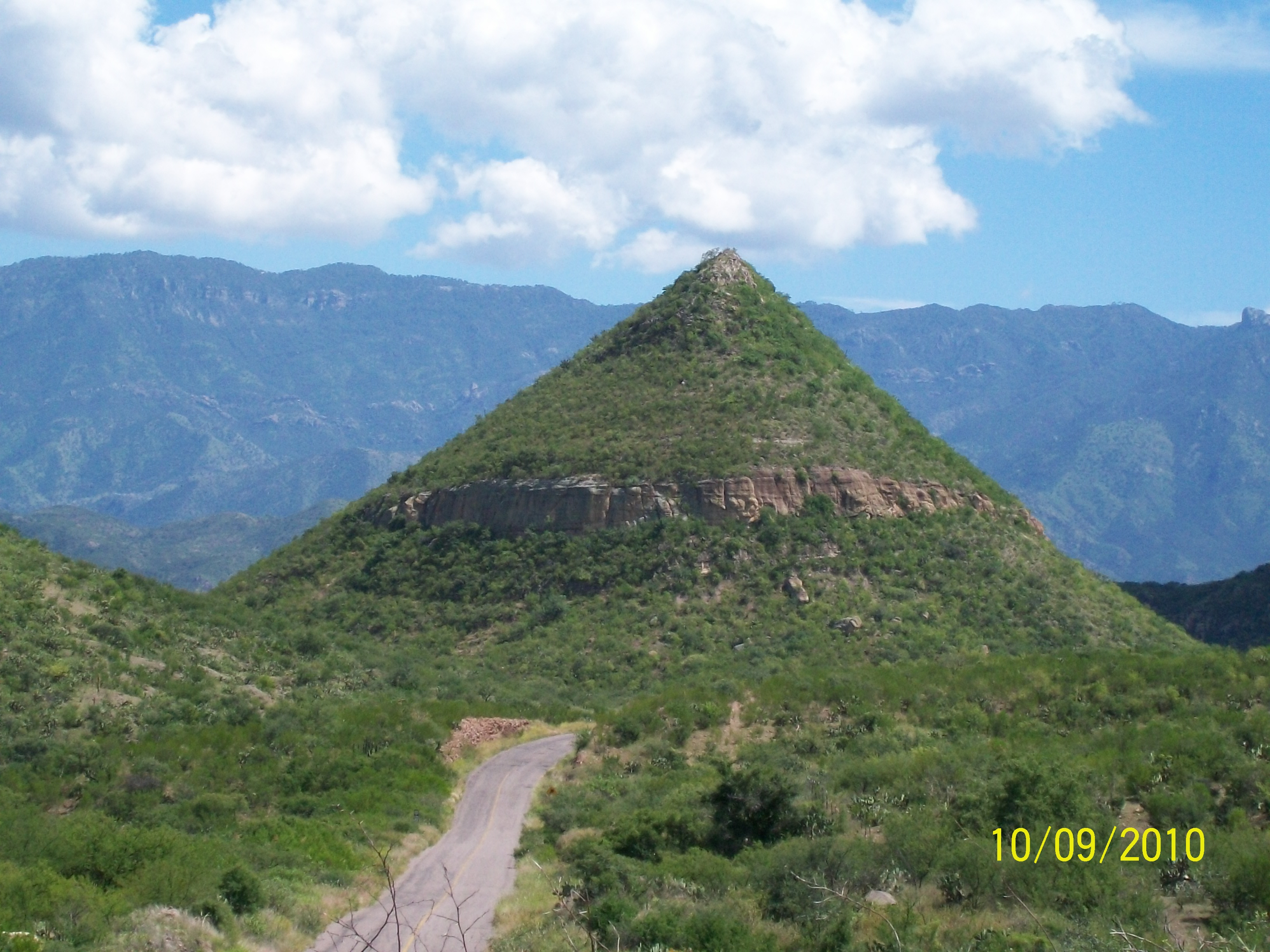 File:La Pirinola - panoramio.jpg - Wikimedia Commons