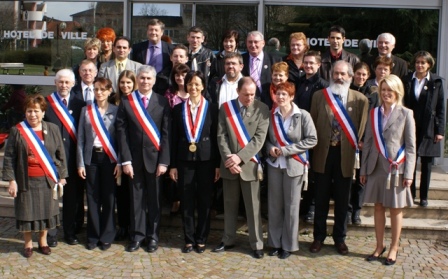 File:Le conseil municipal.JPG