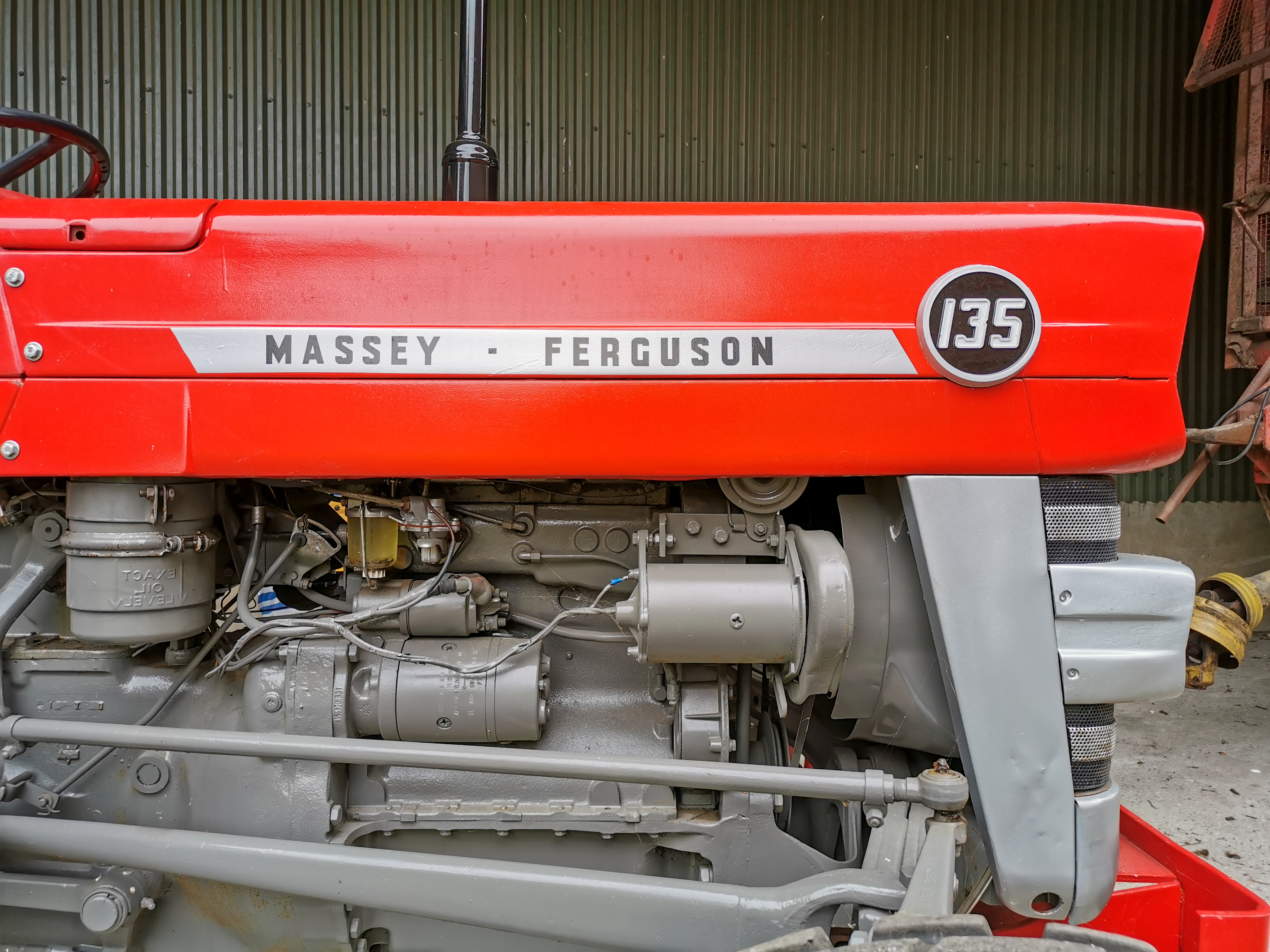 File Massey Ferguson 135 Motorblock Jpg Wikimedia Commons