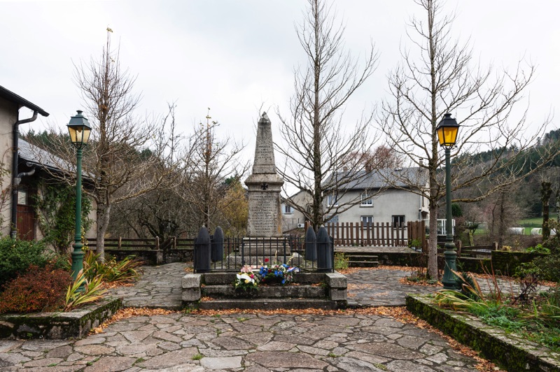 File:Monument aux morts - Archives départementales de l’Hérault - FRAD034-2458W-Fraisse-Sur-Agout-00001.jpg