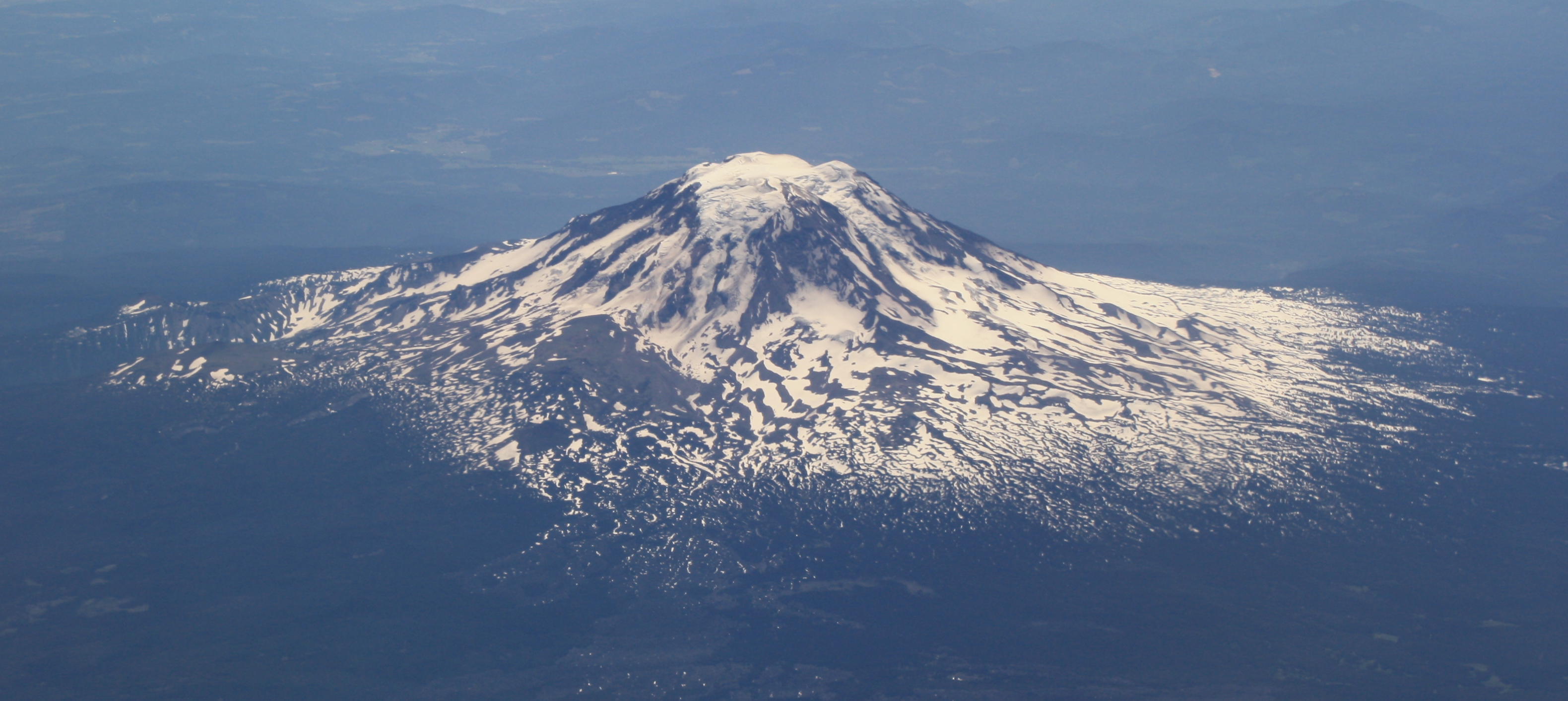 File:Mount Adams 2008 (aerial view).jpg - Wikimedia Commons