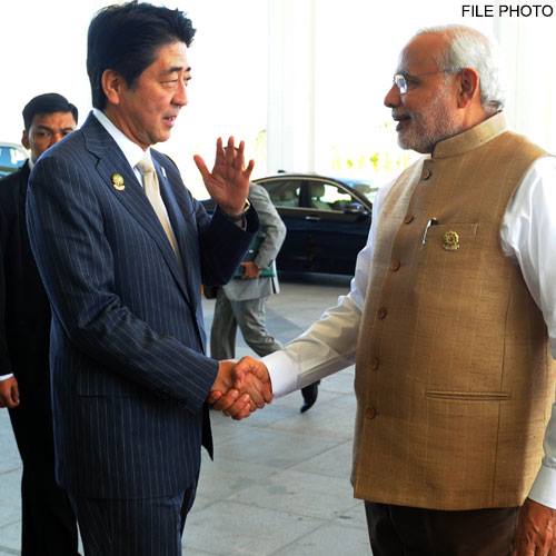 File:PM Modi meets Japanese PM Abe in Nay Pyi Taw, Myanmar.jpg