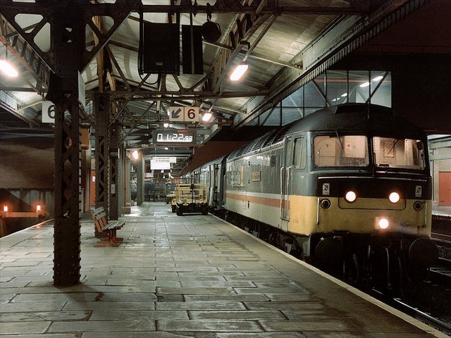 File:Railway Station, Reading - geograph.org.uk - 663893.jpg