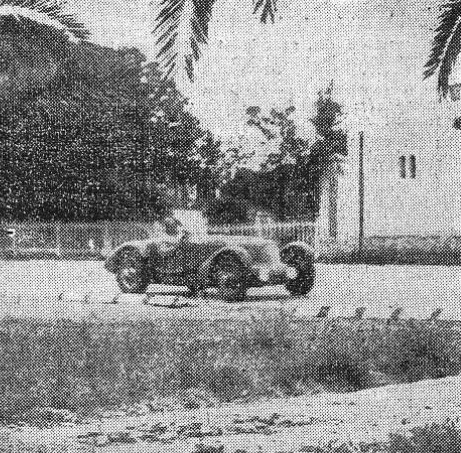 File:Raymond Sommer, vainqueur du Grand Prix de Tunisie 1937 sur Talbot.jpg