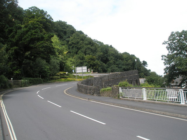 File:Road bridge over the River Lyn - geograph.org.uk - 938589.jpg