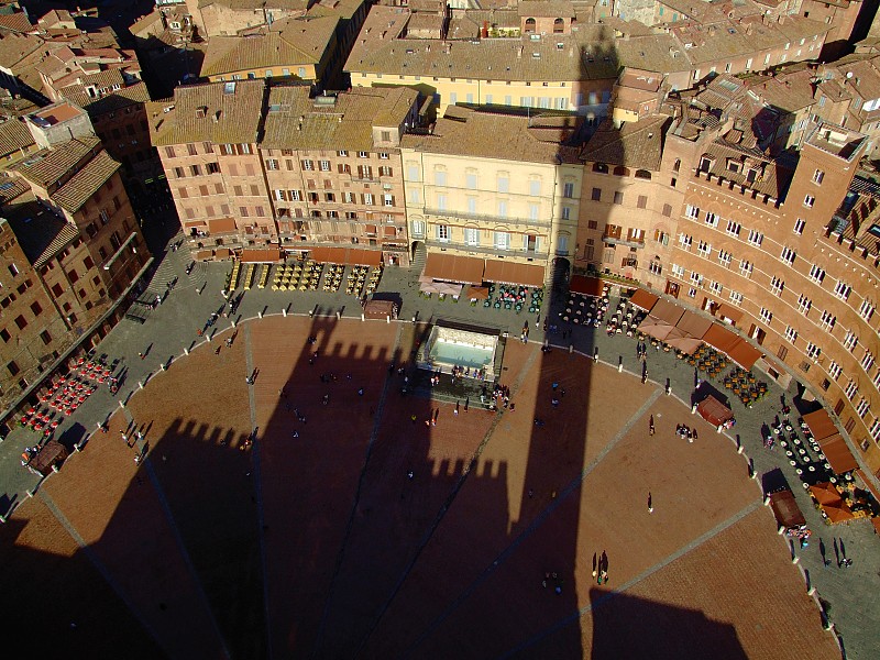 File:Siena Campo.jpg