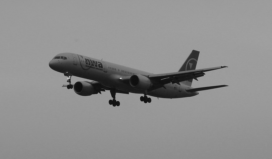 The Boeing 757 at MSP (489814506).jpg