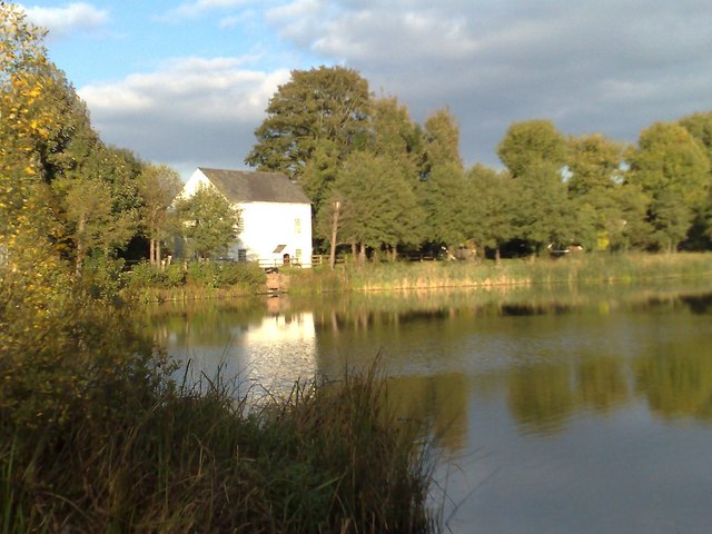 File:Water Mill at Ifield - geograph.org.uk - 591322.jpg