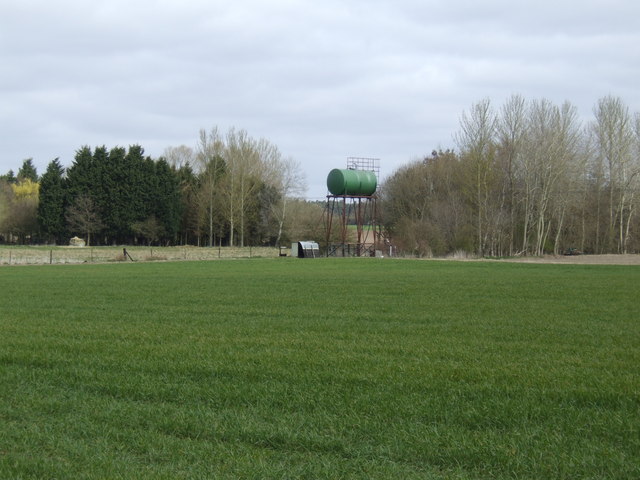 File:Water tower in a field - geograph.org.uk - 527185.jpg