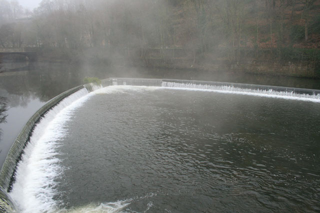 Weir on the Derwent at Milford - geograph.org.uk - 1099994