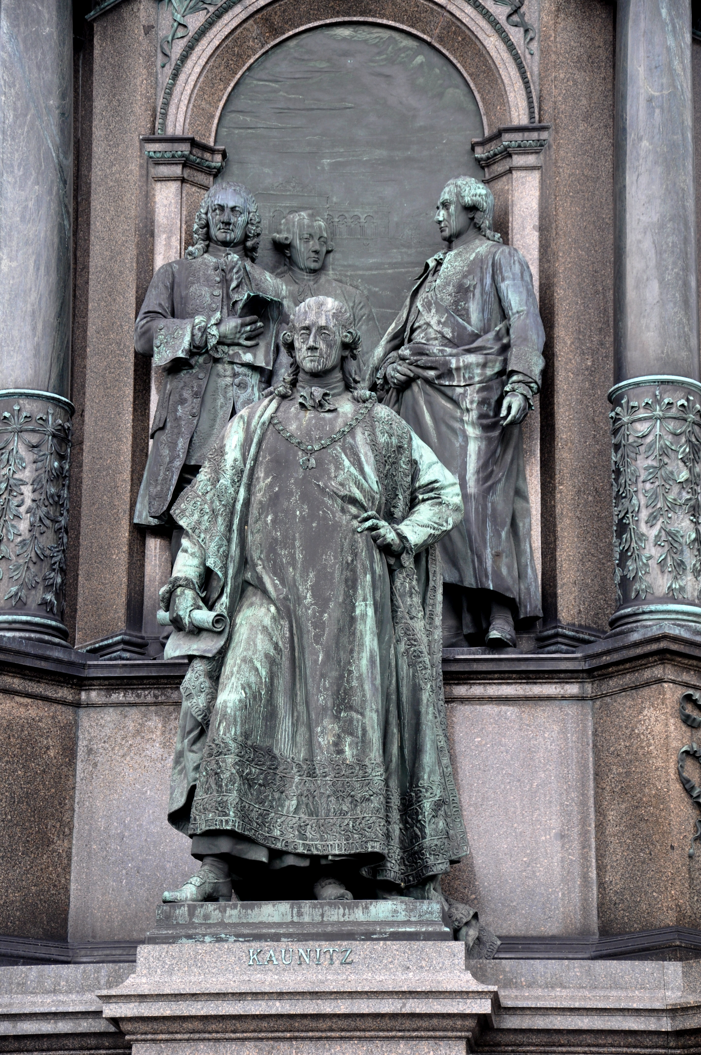 Wien Maria-Theresien-Denkmal Wenzel Anton Kaunitz.jpg