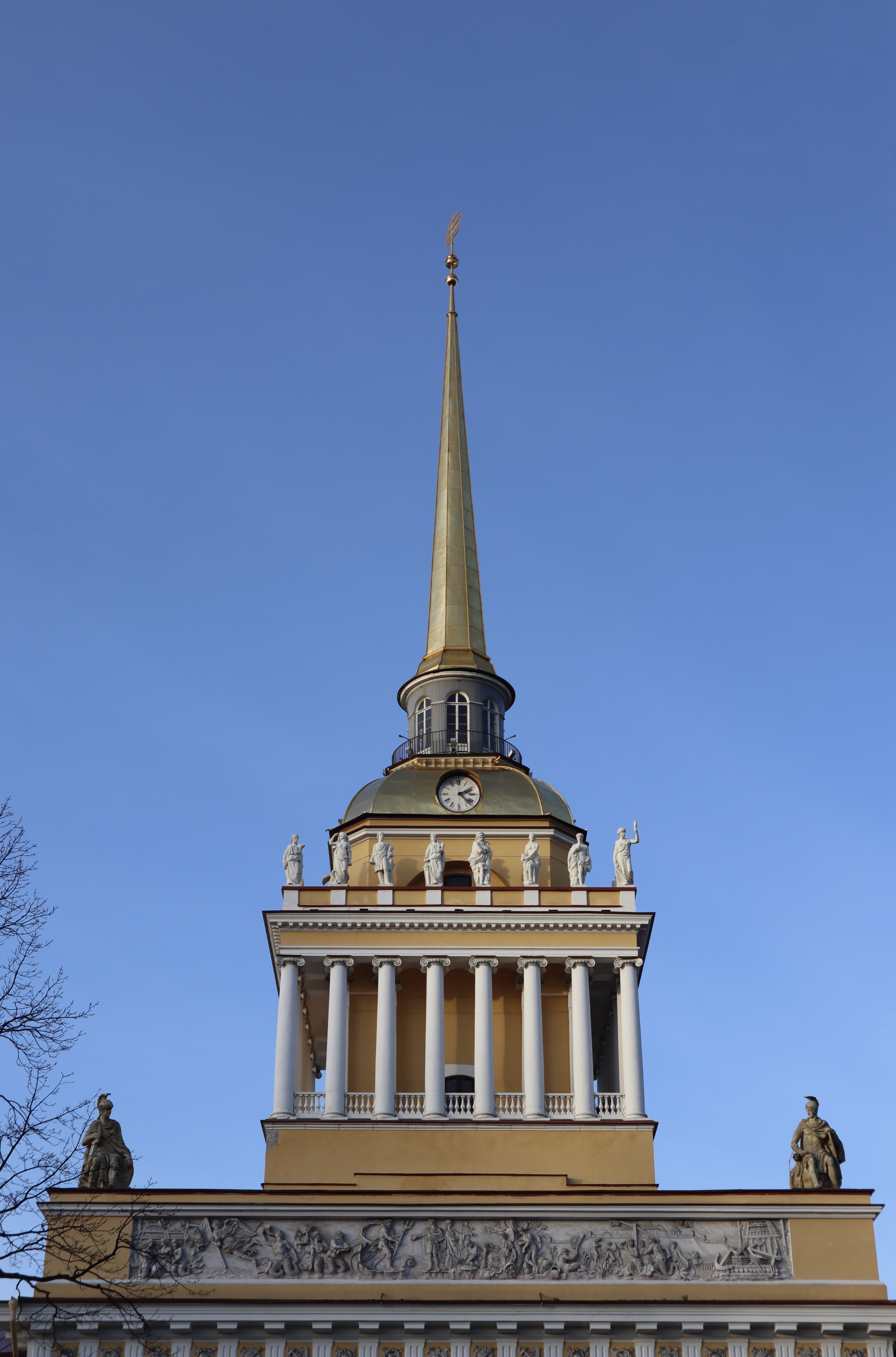 Адмиралтейство при петре. Адмиралтейство в Санкт-Петербурге. Здание Адмиралтейства в Санкт-Петербурге. Адмиралтейство Захарова. Адмиралтейство 1716.