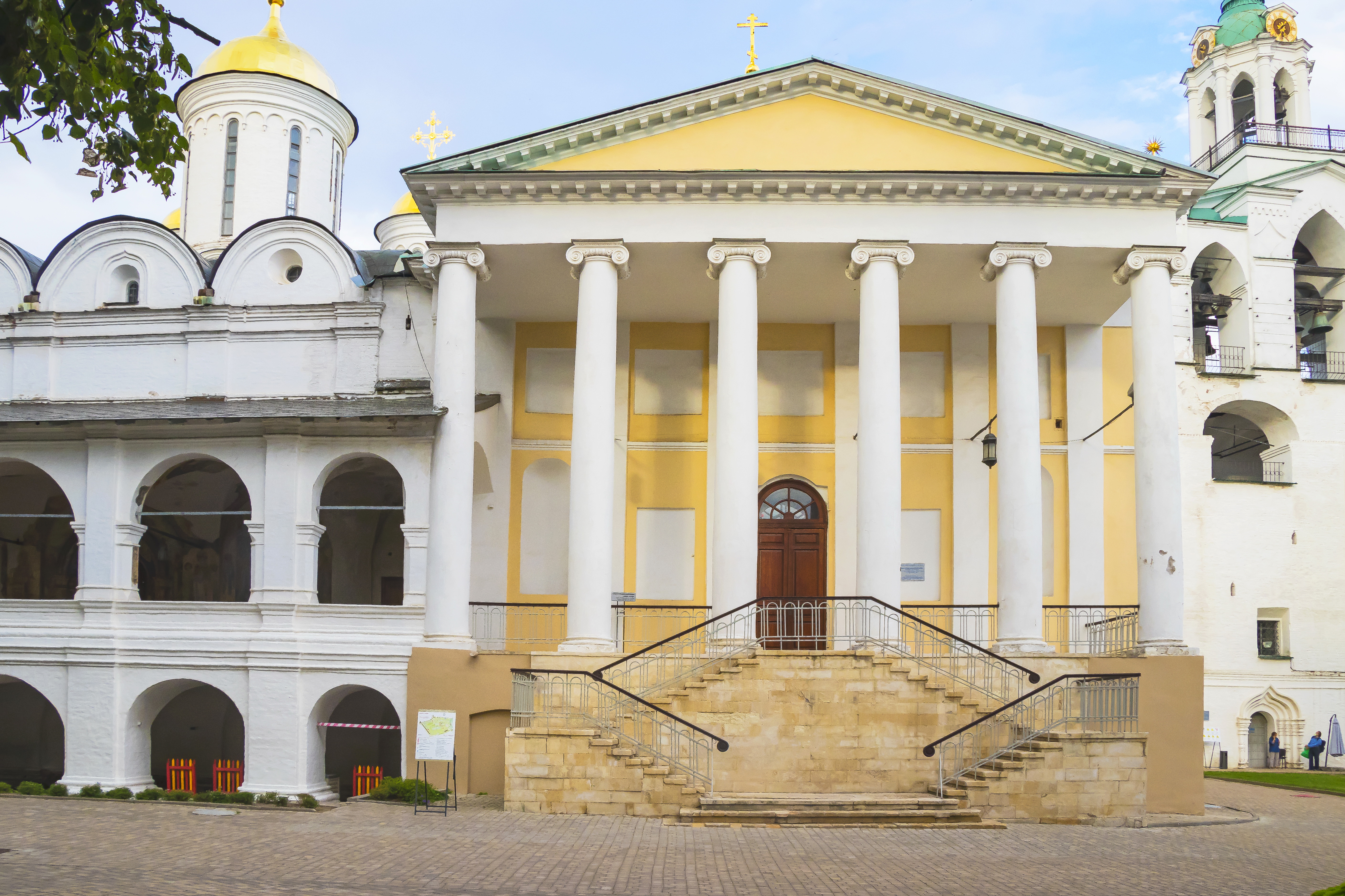 Сайт ярославского храма. Церковь ярославских чудотворцев Ярославль. Церковь Николая Чудотворца Ярославль Спасо Преображенский монастырь. Церковь ярославских чудотворцев Ярославль фото. Церковь Леонтия Чудотворца Ярославль 2023.