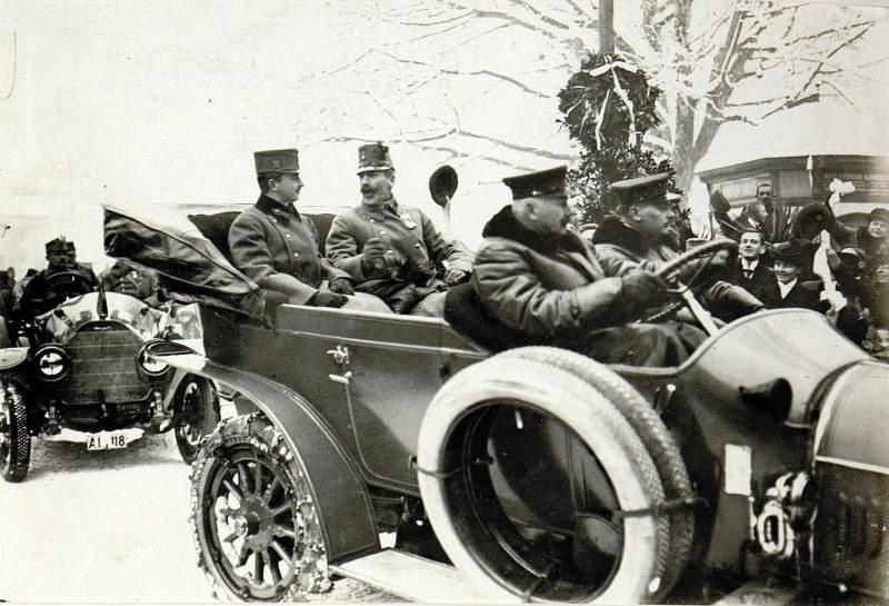 File:01917 Kaiser Karl I. in Bozen, am 15.1..jpg