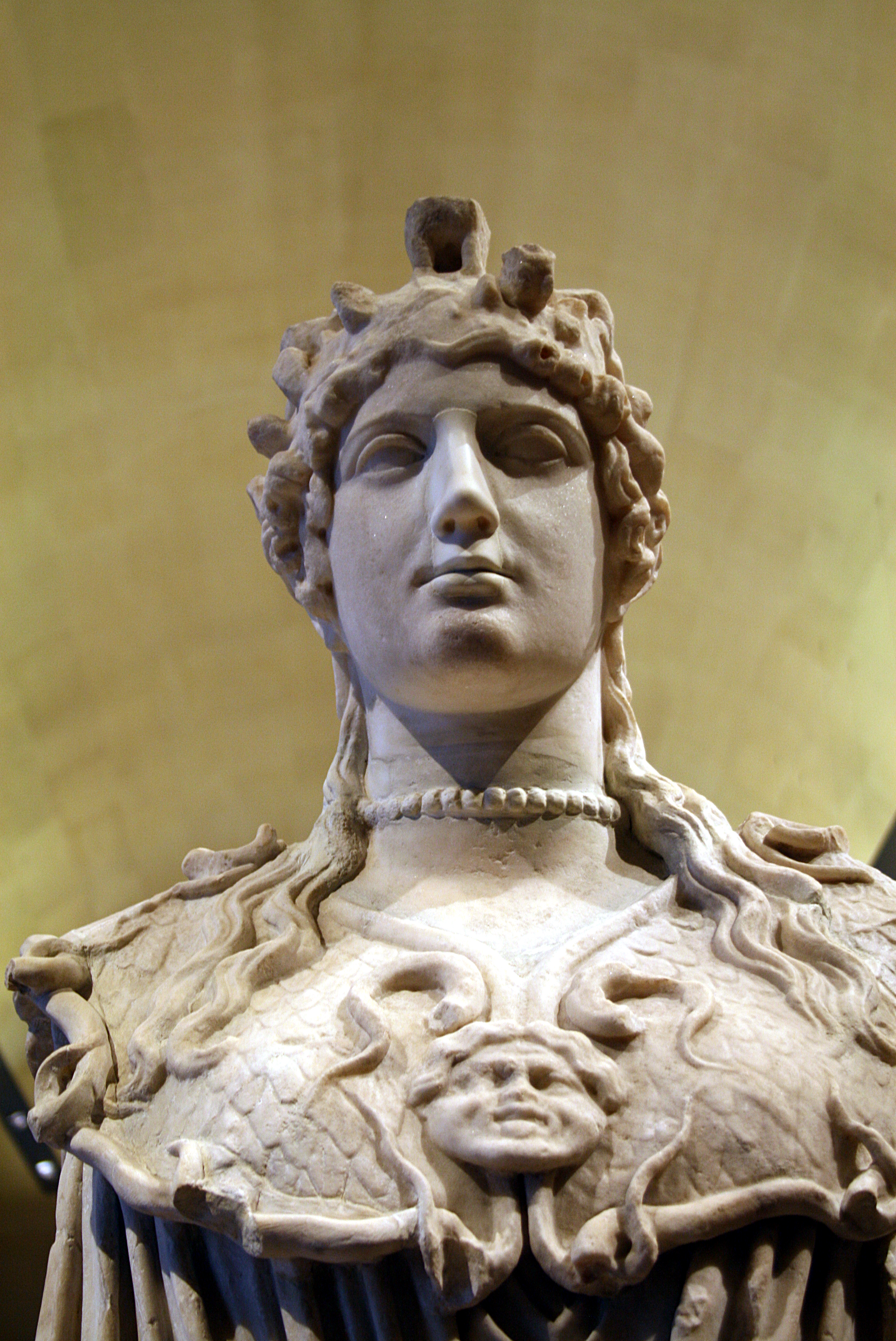 File:0 Athéna Parthénos - Ma 91 - Louvre 3.JPG - Wikimedia Commons