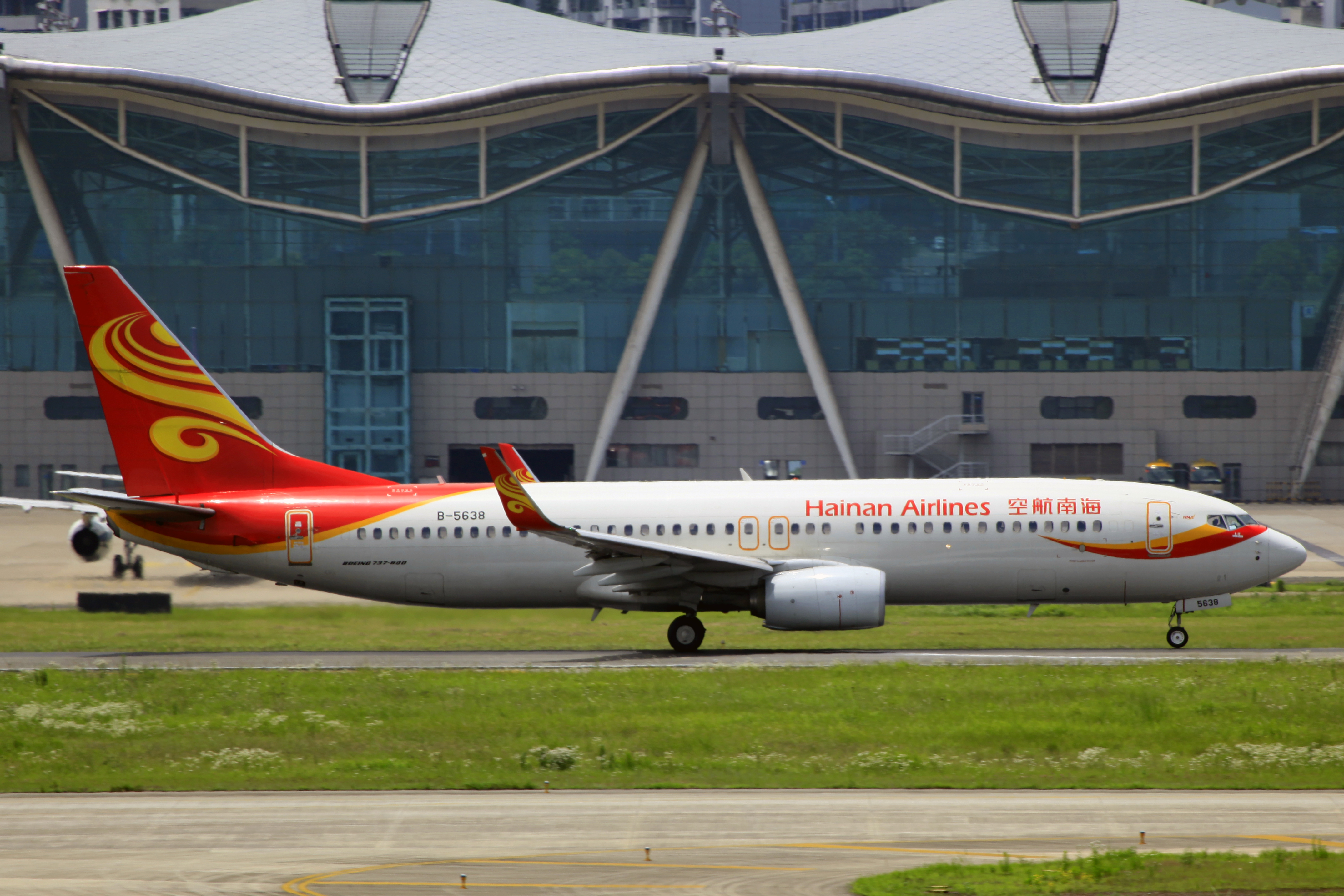 Хайнань из иркутска 2024. Hainan Airlines Boeing 737. Boeing 737-800 Hainan Airlines. Hainan Airlines Boeing 737-700.