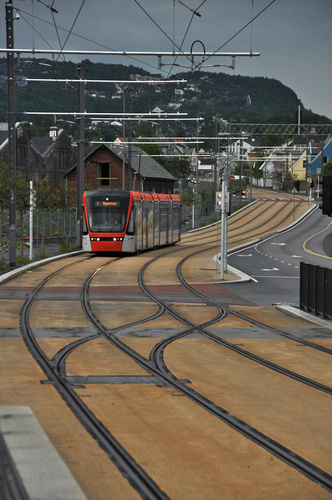 File:Bergen Light Rail in Inndalsveien.jpg