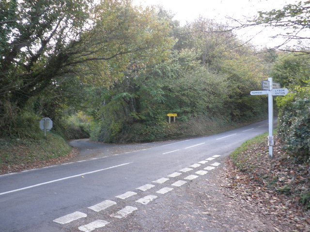 File:Crossroads, near Ivy Cottages - geograph.org.uk - 1575216.jpg