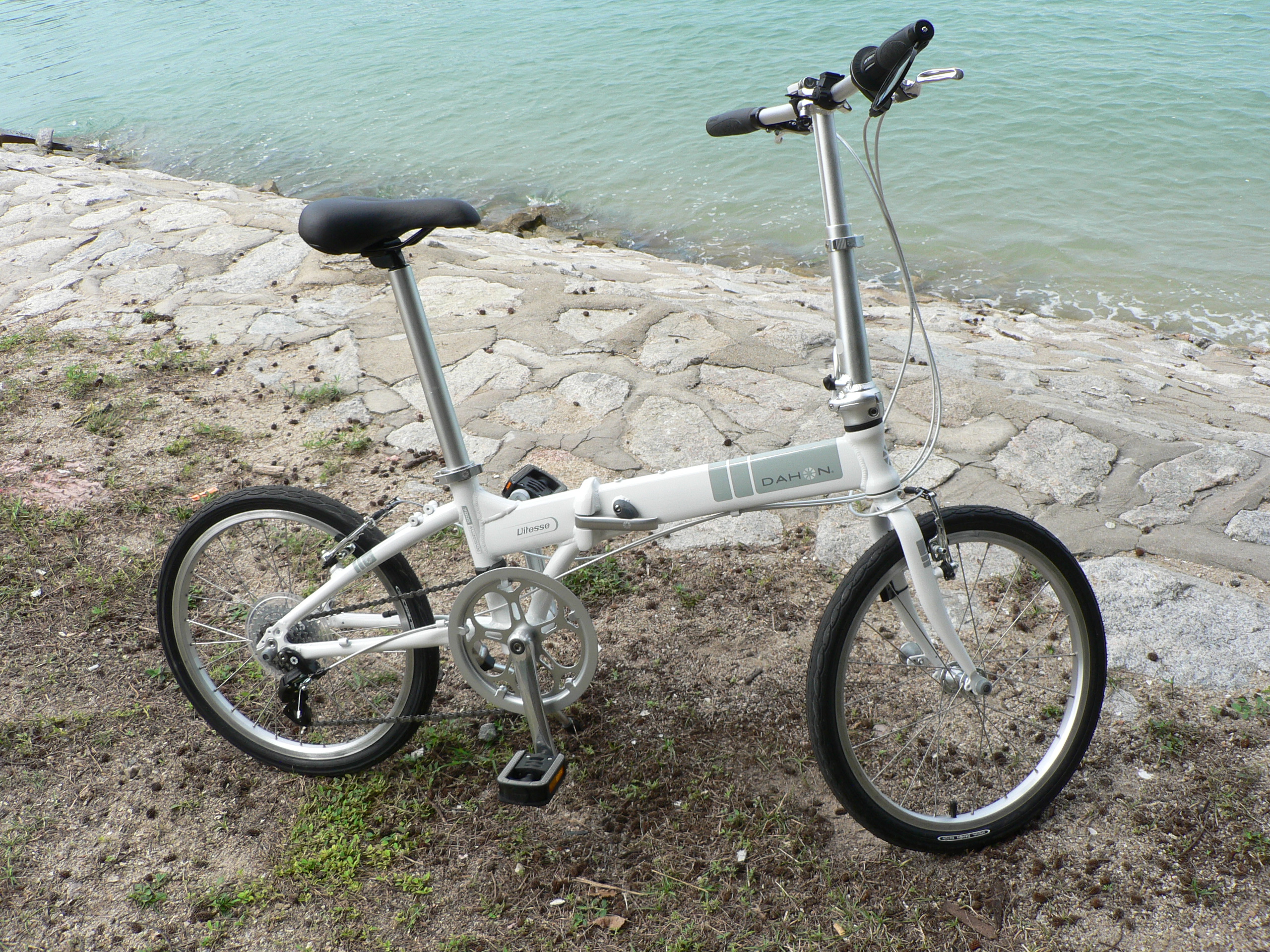 File:Dahon Vitesse D7 (3561962022).jpg - Wikimedia Commons