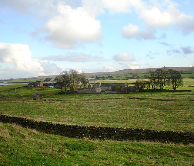 File:East and Low New Houses - geograph.org.uk - 1577905.jpg