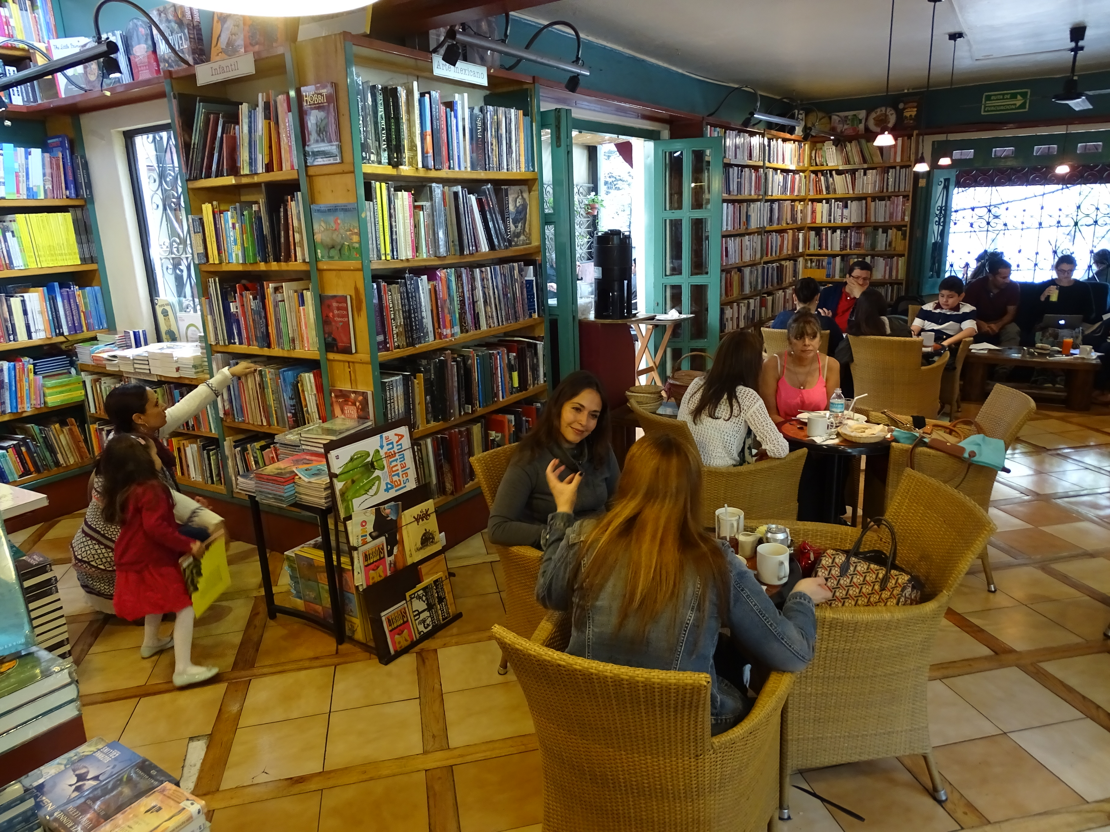 File El Pendulo Cafe  Bookstore  jpg Wikimedia Commons