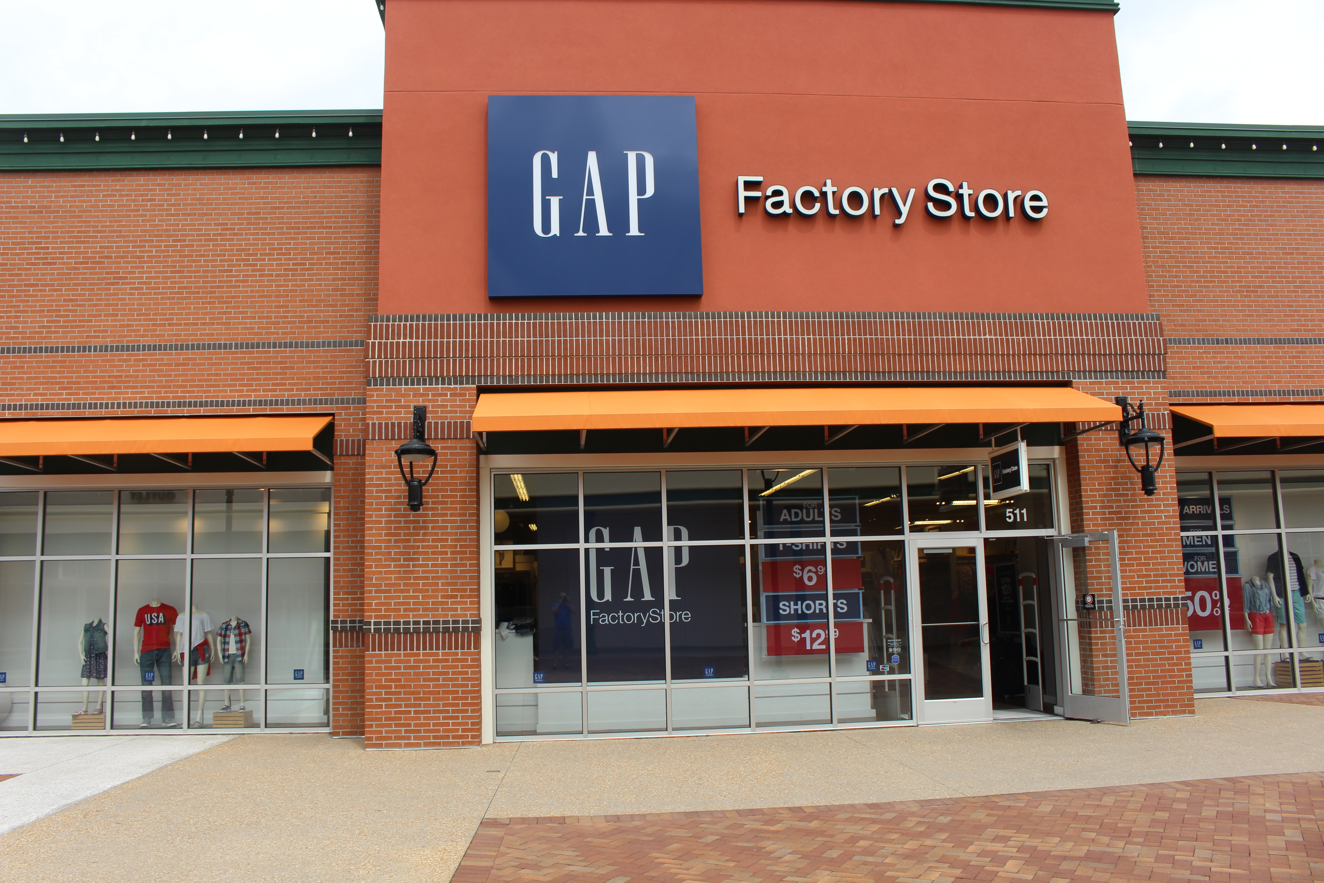 File:Gap Factory Store, Tanger Outlets Savannah.jpg - Wikimedia Commons