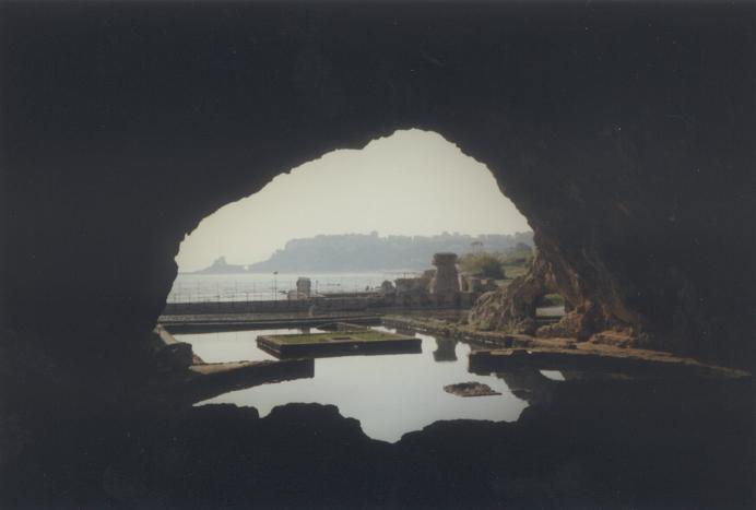 File:Grotto of Tiberius.jpg