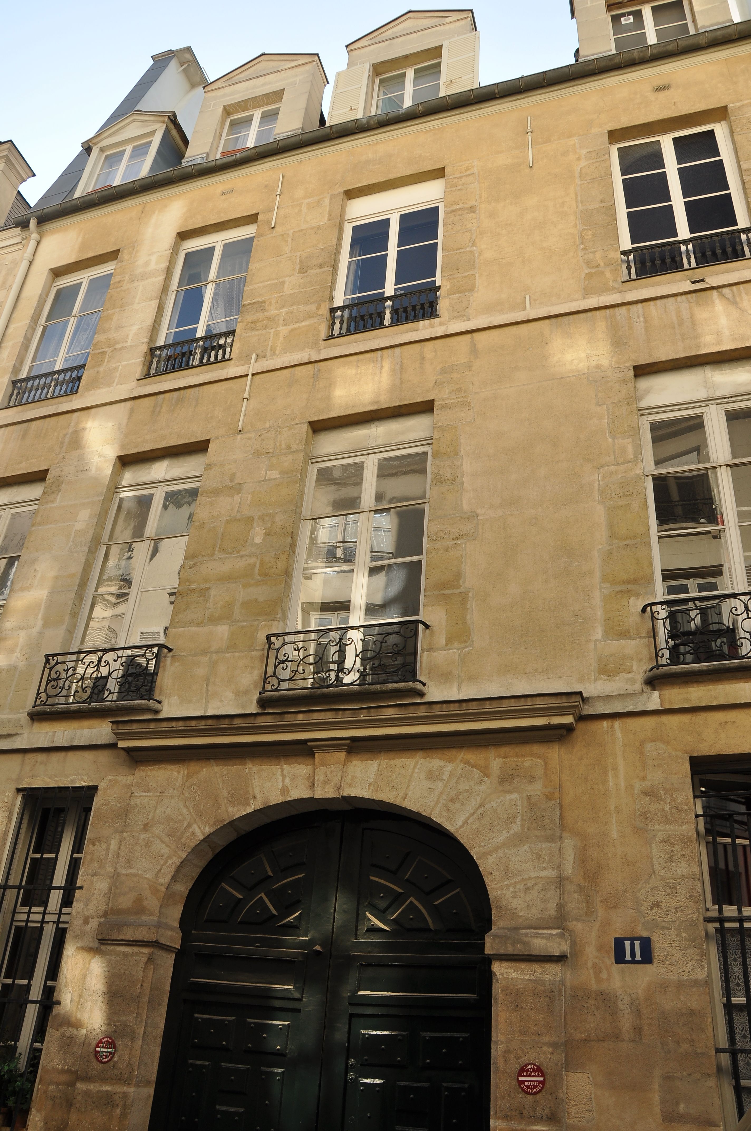 File:Hôtel particulier 11 rue Saint-Louis-en-l&#39;Ile Paris 0 - Wikimedia Commons