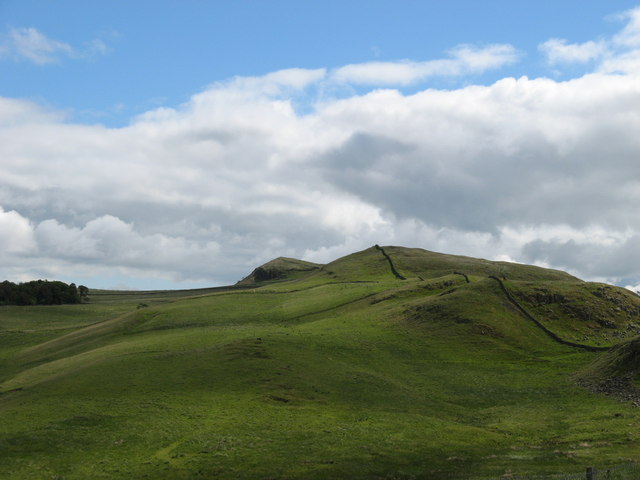 File:Hadrian's Wall - geograph.org.uk - 962916.jpg