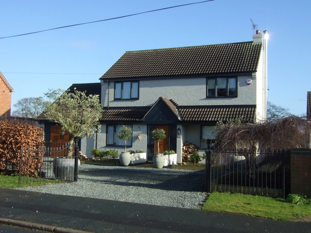 File:House on Station Road, Eastrington - geograph.org.uk - 5663046.jpg